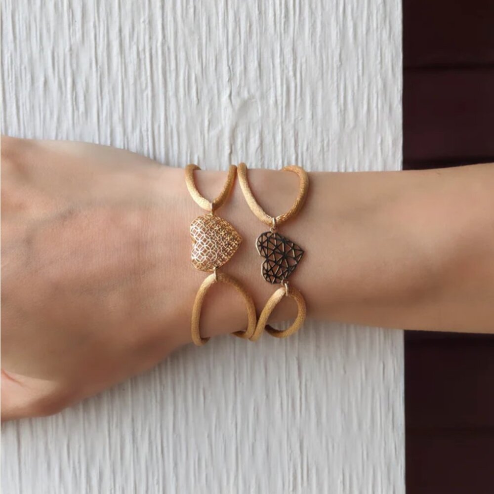 18k Gold Heart Bracelet - Picture 6 of 6